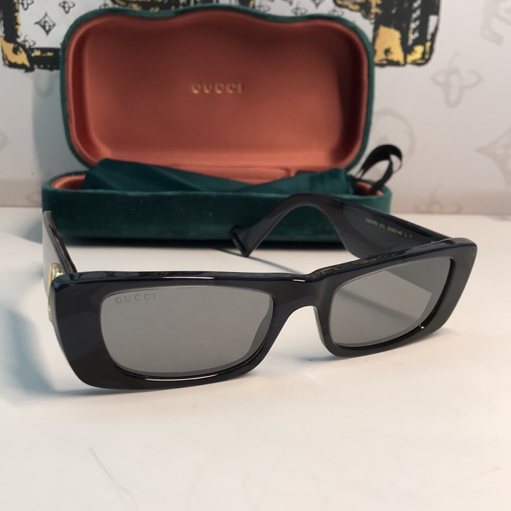 New ✨ Authentic Gucci GG0516S 013 Sunglasses – Grey Frame with Silver Mirror Len - Picture 5 of 11